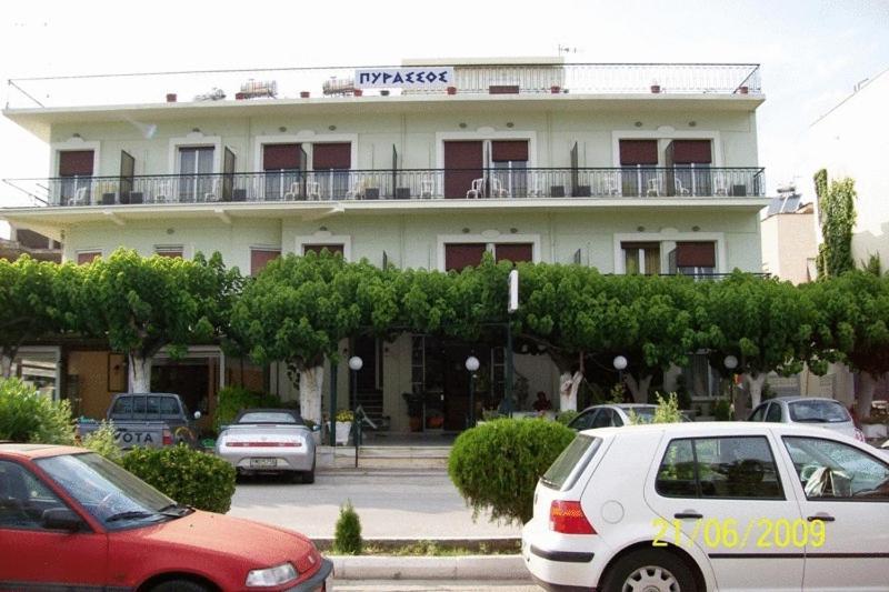 Hotel Pyrassos Néa Ankhíalos Exterior foto