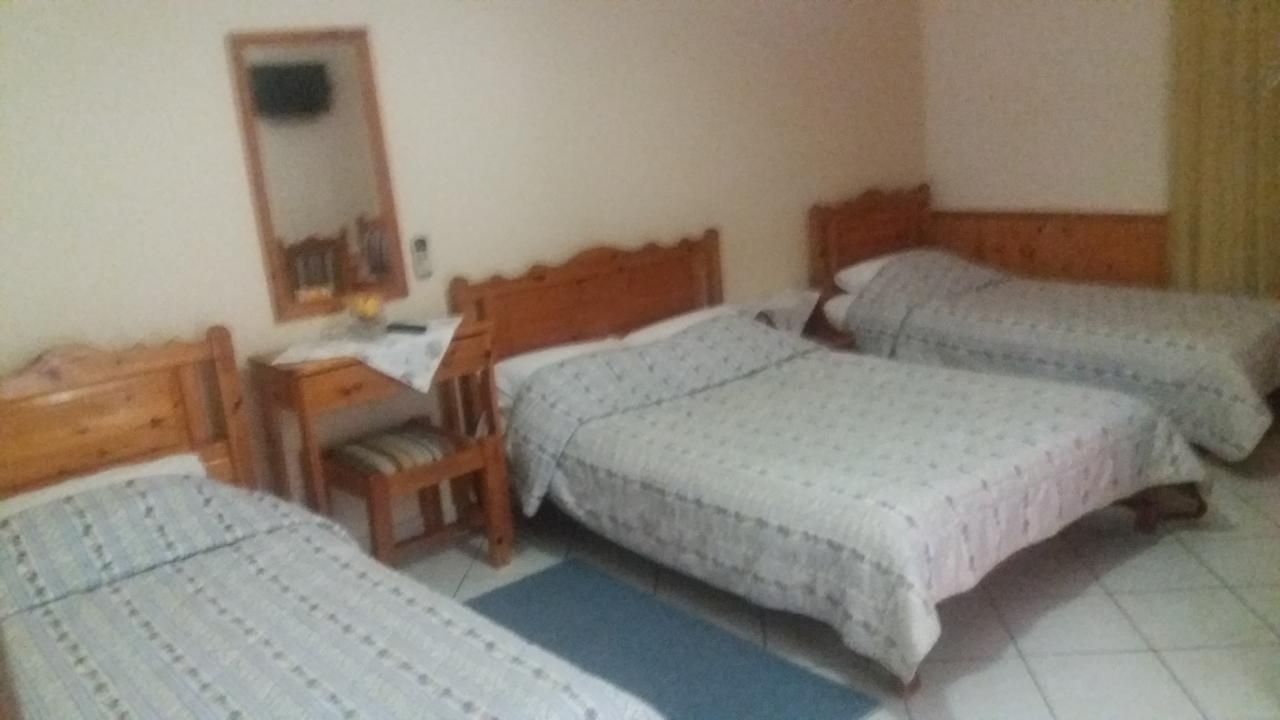 Hotel Pyrassos Néa Ankhíalos Habitación foto